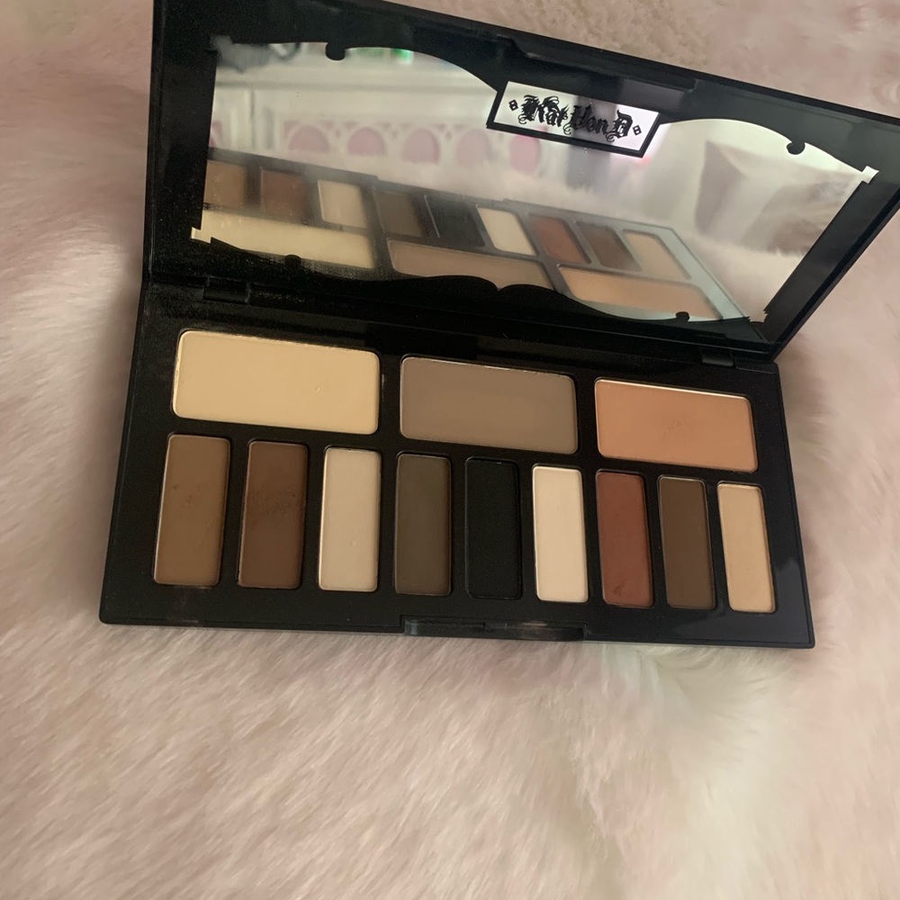 KAT VON D SHADE + LIGHT EYE SHADOW PALLET 🥰